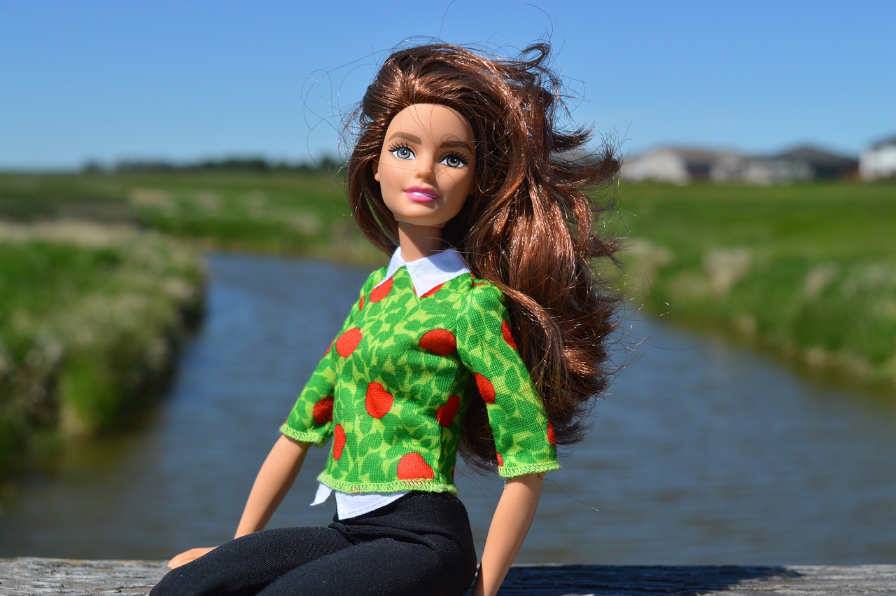 Explorăm lumea fantastică a păpușilor Barbie!