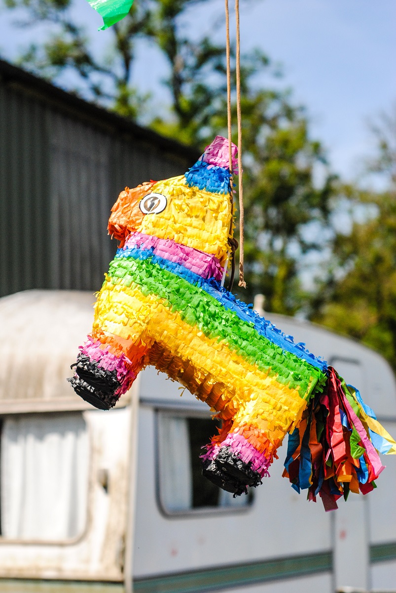 Pinata - ideală pentru petreceri super distractive!