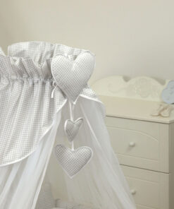 Baldachin din tul pentru patut bebe Bear Heart Gri 160 x 600 cm suport de prindere inclus
