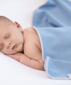 Paturica bebe tricotata bumbac 72 x 110cm Pure Blue